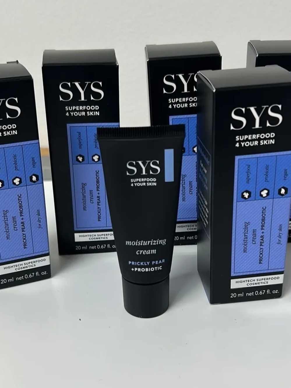 SYS Moisturizing Cream - Black with Blue Accents